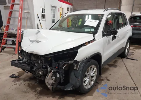 2017 Volkswagen Tiguan 2.0T/2.0T S z USA, uszkodzony, nr VIN WVGBV7AX2HK051543
